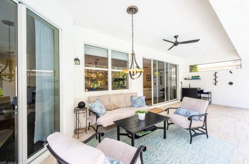 12631 Biscayne Ct, Naples FL 34105-4935 exterior