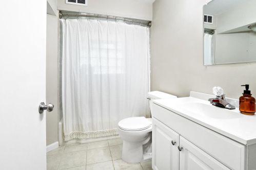 11800 Fairlind Dr, Saint Louis MO exterior