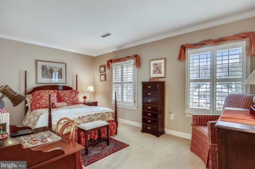 1276 Beverly Rd, Mc Lean VA 22101-2834 exterior