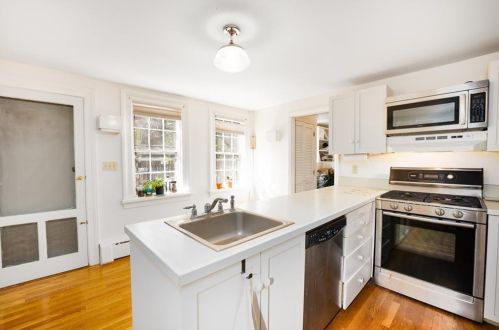 22 Cushing St, Providence RI 02906-2228 exterior