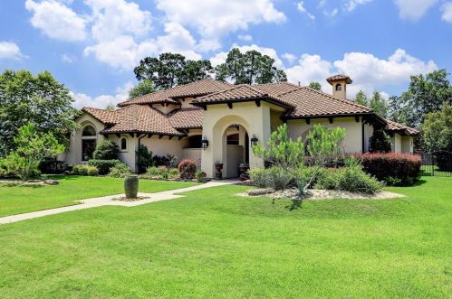 15 Oak Cove Ln, Humble, TX 77346-4046