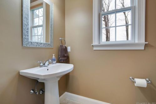 87 Frst Hl Dr, Farmington CT exterior