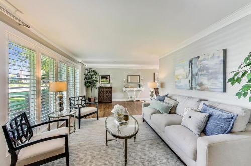 374 Oaklawn Ave, Elmhurst, IL 60126-2120