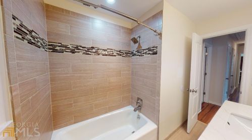 3200 Rockview Dr, Lithonia, GA 30038-3030