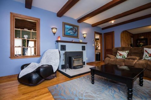 388 Elm St, Wallingford CT 06492-3231 exterior