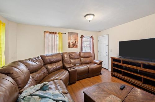 76 Newark St, Providence RI 02908-5316 exterior