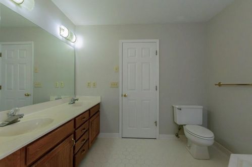 8913 Carroll Mnr Dr, Atlanta GA 30350-2080 exterior