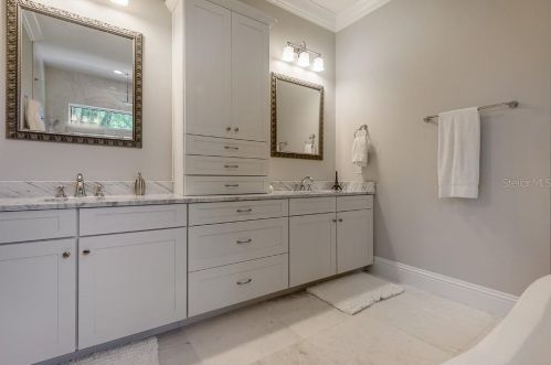 305 Hanna Ave, Tampa FL  33604-6633 exterior