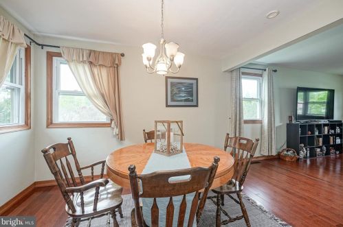 2402 Andover Rd, Riverton NJ 08077-3510 exterior