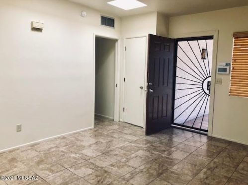 5911 Sun County Blvd, Tucson AZ 85712-2345 exterior