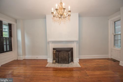 2411 Fairmount Ave, Philadelphia PA  19130-2517 exterior