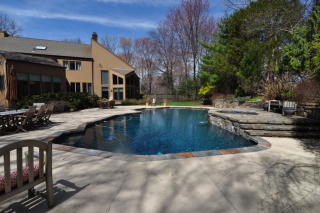 4 Davis Dr, Armonk, NY 10504-3005