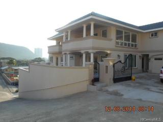 326 Elelupe Rd, Honolulu HI  96821-5700 exterior