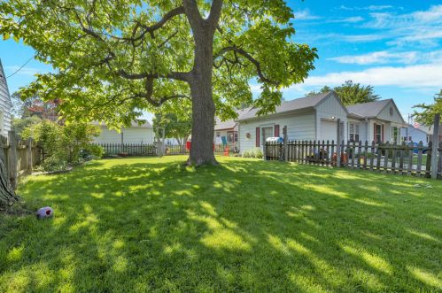 207 80, Milwaukee WI 53214-1419 exterior