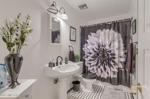 4375 Anklam Rd, Tucson AZ 85745-2149 exterior