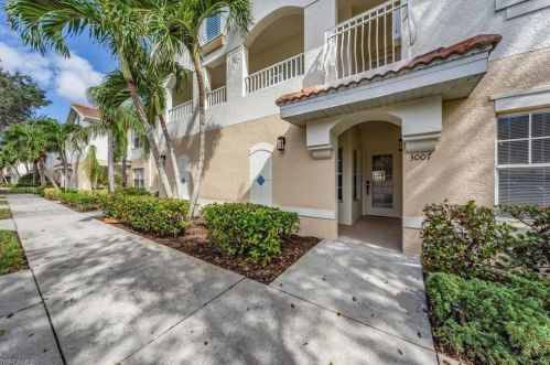 3017 Driftwood Way, Naples, FL 34109-8944