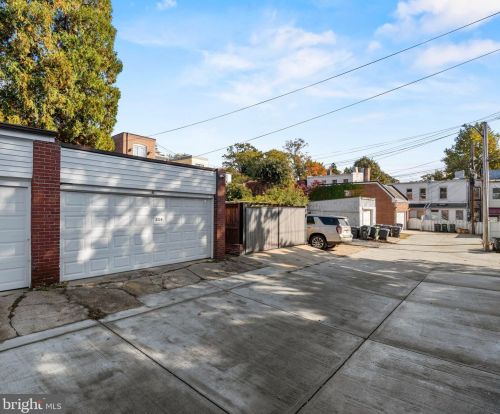 3324 Reservoir Rd, Washington DC  20007-2311 exterior