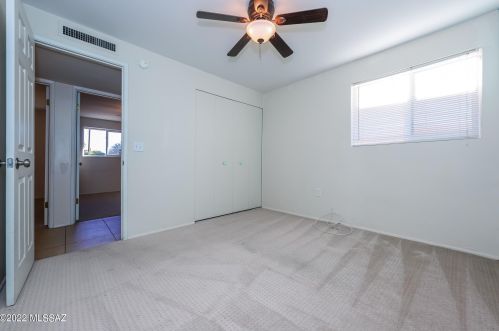 702 Kent Dr, Tucson AZ 85710-2442 exterior