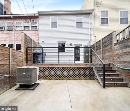 226 S St, Washington DC  20002-1526 exterior