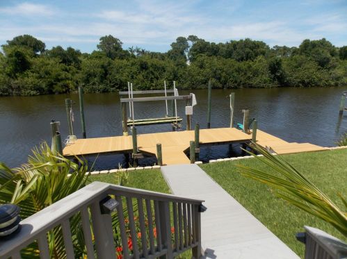 283 Sagamore Ter, Fort Pierce FL  34983-1262 exterior