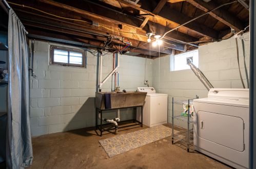 1374 58, Milwaukee WI 53214-5111 exterior