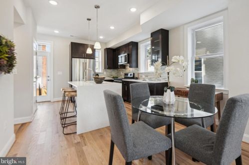 727 Roxboro Pl, Washington, DC 20011-1215