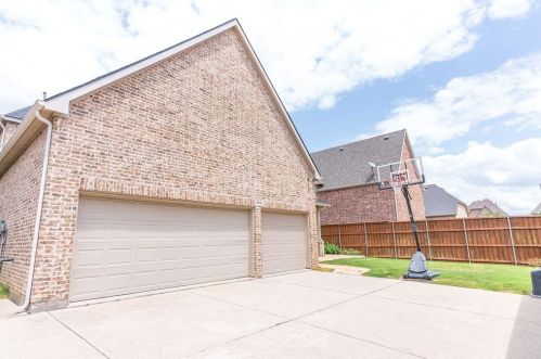 2775 Enclave Dr, Frisco TX 75034-0742 exterior