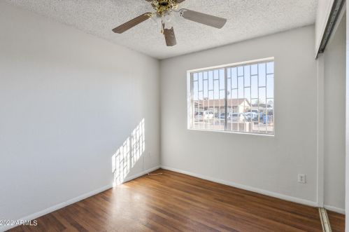 2502 58 Ln, Phoenix AZ 85035-1733 exterior