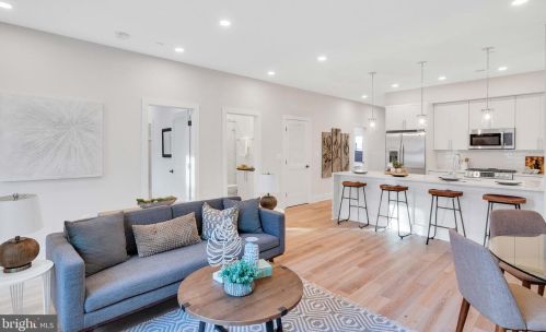 1130 Penn St, Washington, DC 20002-2638