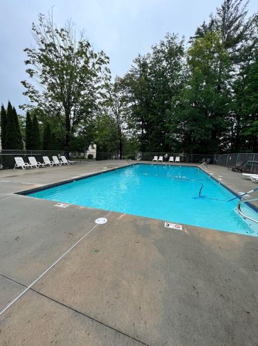 23 Vinton Dr, Concord NH  03303-1582 exterior