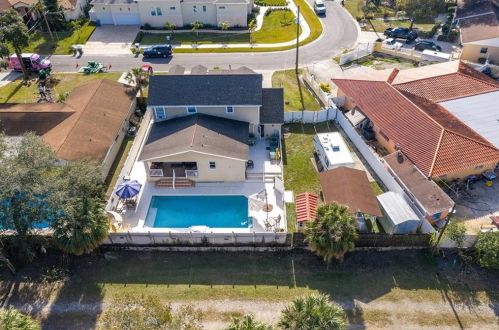 10735 Drummond Rd, Tampa, FL 33615-3505