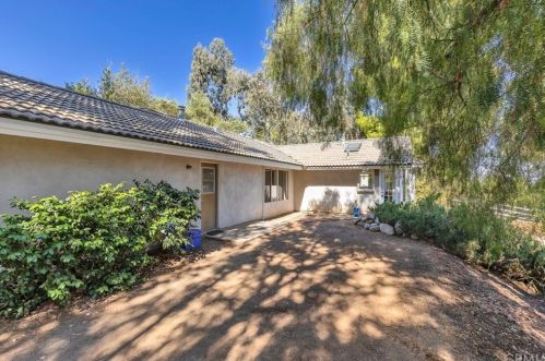 31150 Avenida Del Reposo, Temecula CA 92591-1719 exterior