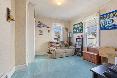 1328 20 St, Manitowoc WI 54220-5643 exterior