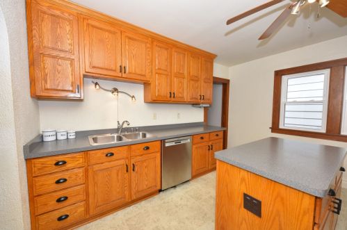 2214 59, Milwaukee WI 53219-2104 exterior