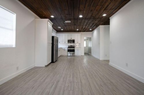 2246 Echo Lake Dr, Dallas, TX 75253-3717