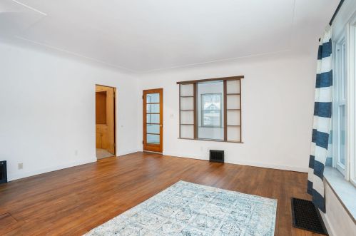 1094 Sanford St, Meskegon MI 49444-1437 exterior