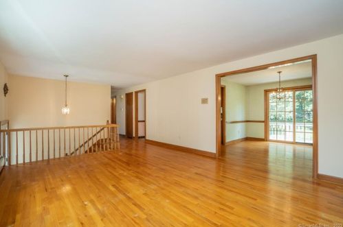 66 Lamplighter Ln, Hartford CT 06111-5232 exterior