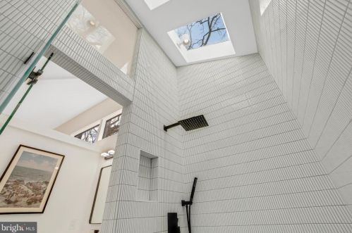 6107 Benalder Dr, Bethesda MD  20816-1007 exterior