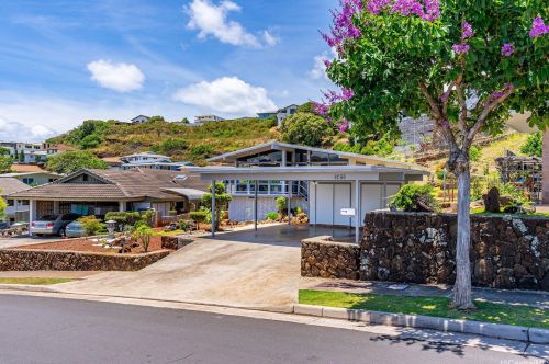3473 Ala Hinalo St, Honolulu, HI 96818-2229