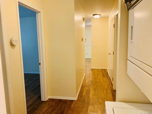 1 Ruth Ct, Middletown NY 10940-5328 exterior