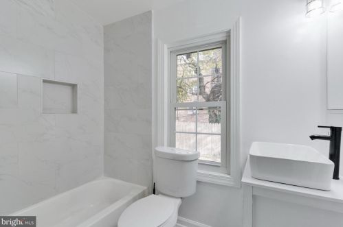 716 Bayley Pl, Washington DC 20019-1160 exterior