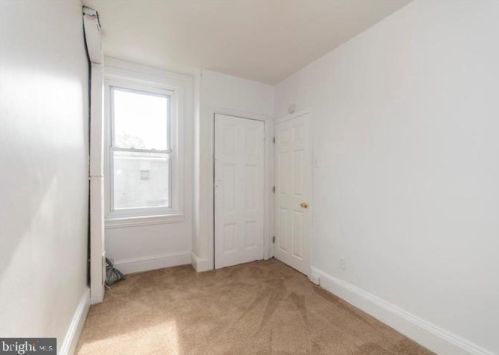 2037 9 St, Philadelphia PA 19122-1305 exterior