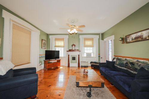 25 Village Rd, Concord, NH 03304-4435