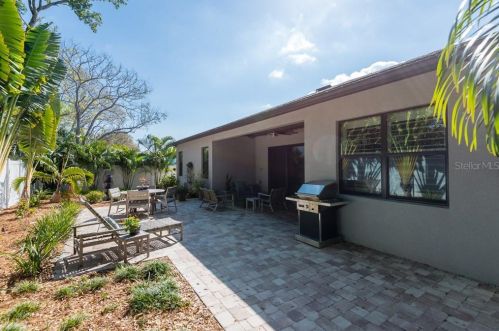 3017 Ballast Point Blvd, Tampa FL 33611-3902 exterior