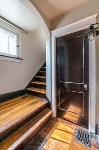 1230 Braddock Ave, Pittsburgh PA 15218-1638 exterior