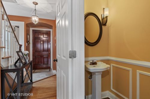 5712 Kenneth Ave, Chicago IL 60646-5907 exterior