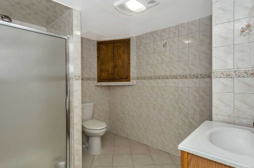 797 Corona Ave, Valley Stream NY 11580-4348 exterior