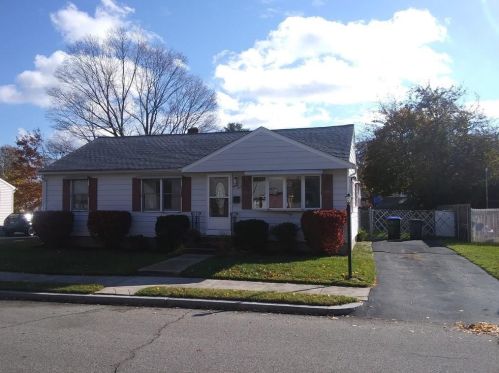 31 Joseph St, Providence RI 02904-1647 exterior