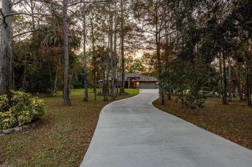 1221 31 St, Naples FL 34117-3102 exterior