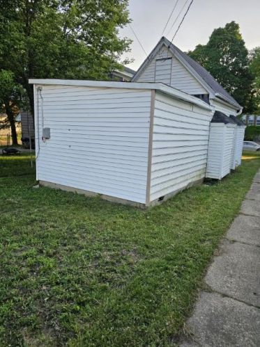 3204 40, Milwaukee WI 53215-4025 exterior